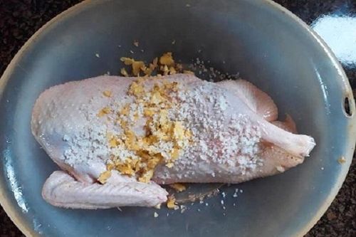 Vịt luộc thơm ngon, mềm ngọt cho ngày tết Đoan ngọ