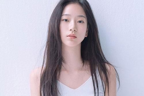 Nữ diễn viên 10x có nhan sắc kết hợp giữa Yoona - Krystal