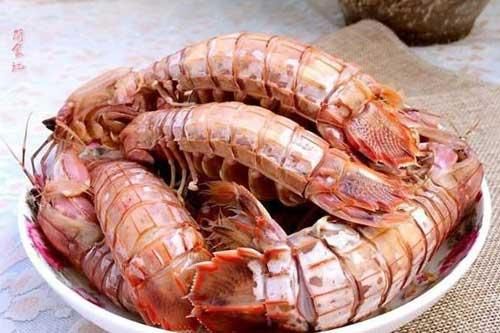 Luộc bề bề dùng nước sôi hay lạnh đều 'sai bét', thả thêm thứ này đảm bảo thịt ngon ngọt, dễ bóc hơn hẳn
