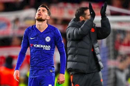 Lampard có nguy cơ lặp lại sai lầm trước Man City