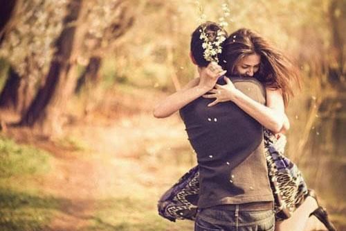 Có nên tiếp tục tình yêu khi bạn gái luôn nhớ về người cũ?