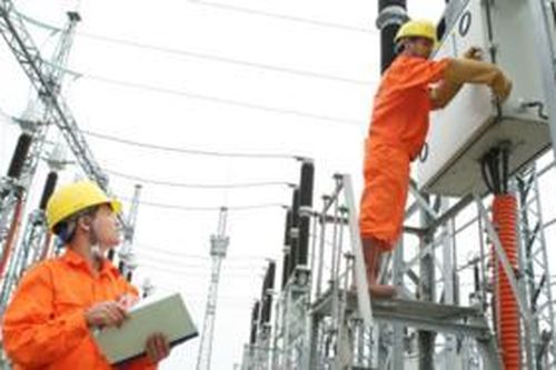 Tạm đình chỉ giám đốc điện lực để tiền điện bị nâng gấp 32 lần
