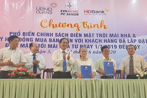 EVNHCMC: Phổ biến chính sách điện mặt trời áp mái
