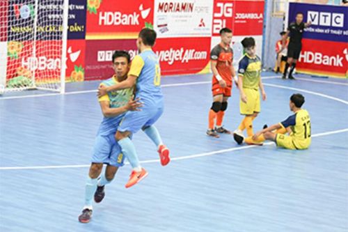Sanvinest Sanna Khánh Hòa vươn lên dẫn đầu bảng xếp hạng