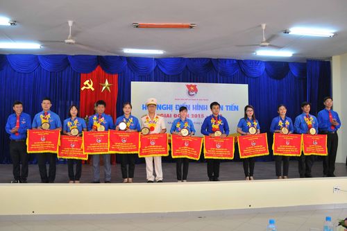 Thành đoàn Nha Trang khen thưởng 11 tập thể, 35 cá nhân điển hình tiên tiến