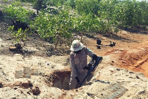 Tiếp tục phát hiện một hầm đạn ở thôn Thái Lai