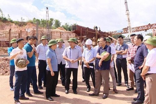 Quảng Ninh: Tháo gỡ tình trạng thiếu đất tôn nền xây dựng cho hai công trình cầu đường lớn