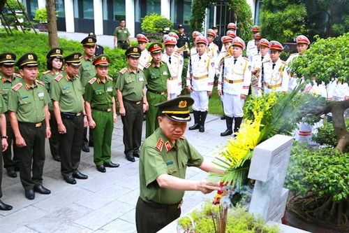 Đảng ủy Công an Trung ương, Bộ Công an dâng hương tưởng niệm Chủ tịch Hồ Chí Minh