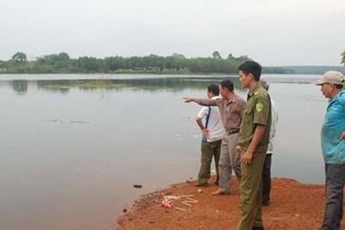 2 Công an xã cứu sống cháu bé 3 tuổi bị đuối nước
