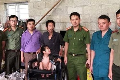 Báo CAND chia sẻ khó khăn với hộ gia đình nghèo ở cao nguyên đá