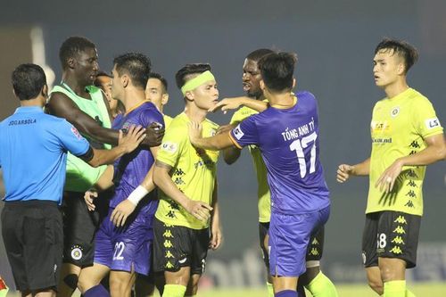 HLV Chu Đình Nghiêm, cầu thủ Hà Nội FC hành xử xấu xí: VFF mạnh tay phạt nguội?