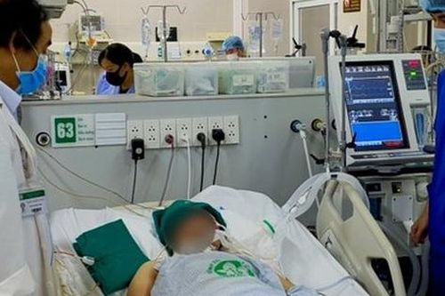 Làm việc dưới nhiệt độ cao, nam bệnh nhân bị sốc nhiệt dẫn tới hôn mê, chuyên gia chỉ ra 4 nhóm cần đặc biệt giữ sức khỏe trong thời điểm nắng nóng
