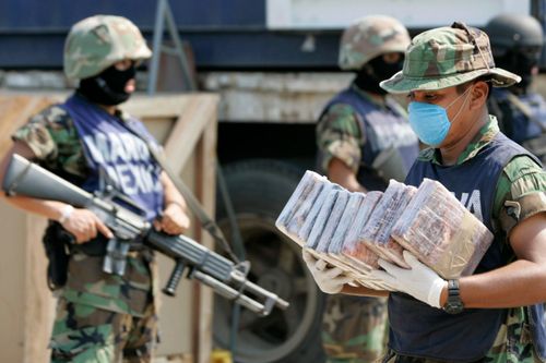 Đấu súng trong băng đảng của trùm ma túy El Chapo, 16 người chết