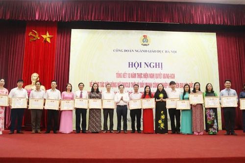 Hà Nội: 10 năm, gần 24.000 nữ giáo viên dạy giỏi cấp Thành phố