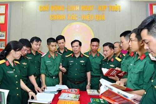Lan tỏa và phát triển văn hóa đọc trong cán bộ, chiến sĩ