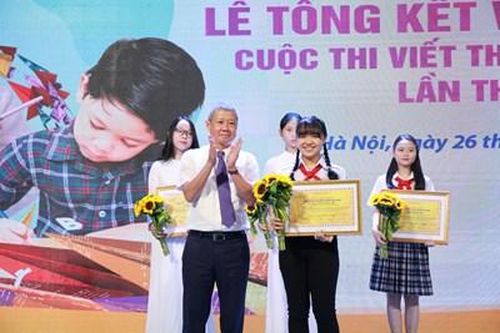 Học sinh Phan Hoàng Phương Nhi giành giải Nhất quốc gia Cuộc thi viết thư quốc tế UPU lần thứ 49