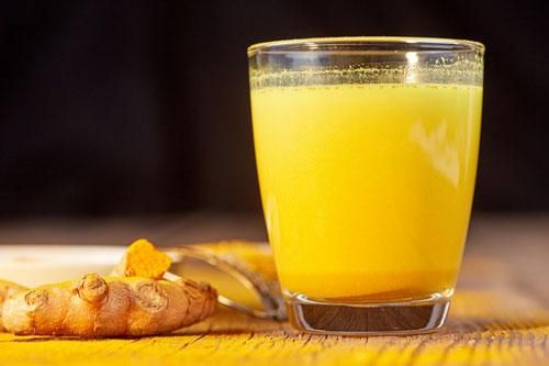 Cách uống tinh bột nghệ giảm cân dưỡng da, chị em muốn đẹp nên biết