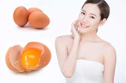 Chỉ với 1 quả trứng gà, da của bạn sẽ trở nên trắng hồng bật tông trông thấy