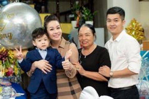 Nhật Kim Anh tiếp tục tố chồng cũ 'chiêu trò' không cho thăm con