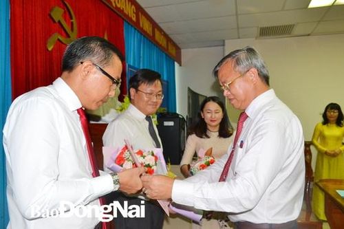 Công bố các quyết định của UBND tỉnh về công tác cán bộ