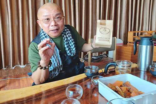 Cà phê dược liệu của ông Mạnh