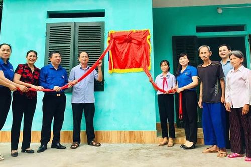 Khánh thành ngôi nhà 'Khăn quàng đỏ'