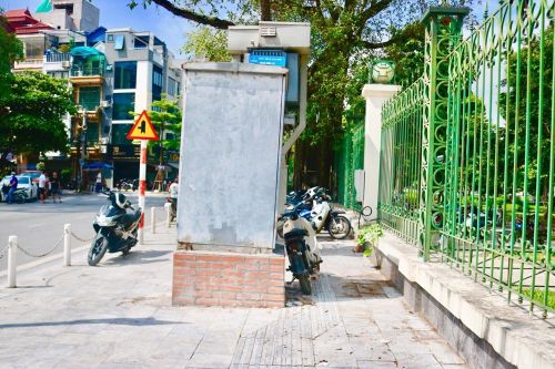 Làn đường dành cho người khiếm thị 'có cũng như không'