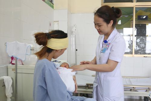 3 lần viêm tụy cấp, thai phụ được bác sĩ chăm sóc mẹ tròn con vuông