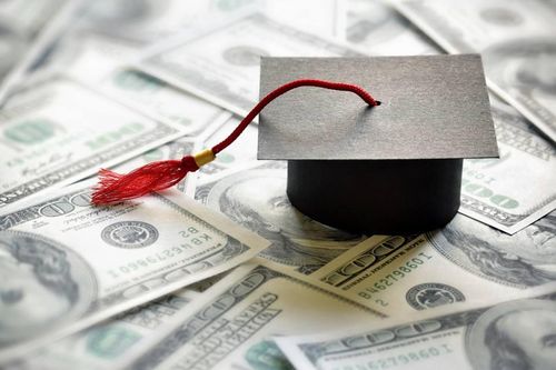 Du học sinh kêu trời vì phải đóng nguyên học phí dù trải nghiệm học online thực sự tệ