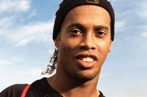 Ronaldinho có thể trở lại thi đấu chuyên nghiệp