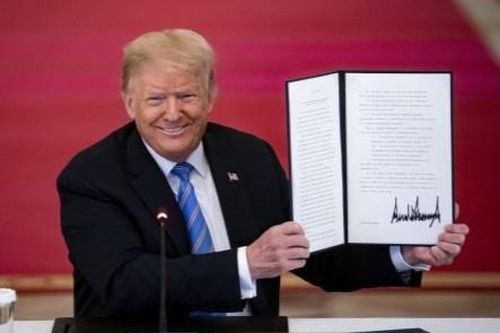 TT Trump hủy chuyến đánh golf, ở lại thủ đô để 'đảm bảo trật tự'