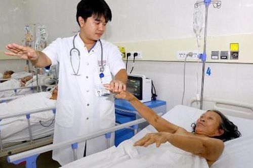 Cứu nữ bệnh nhân lớn tuổi bị vỡ mạch máu não