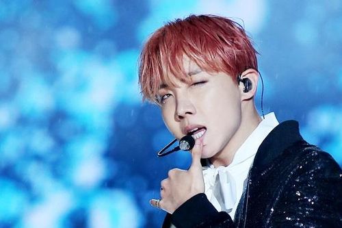 Những idol '2 mặt' bậc nhất Kpop, số 1 là J-Hope BTS
