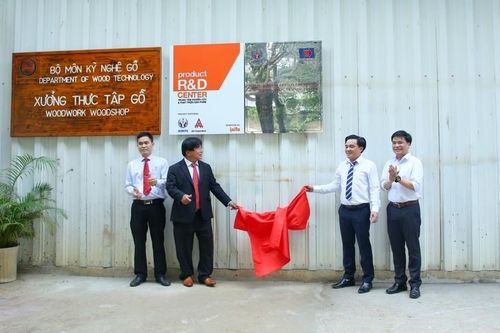 Trường ĐH Sư phạm Kỹ thuật TP. HCM khai trương Trung tâm đào tạo máy chế biến gỗ