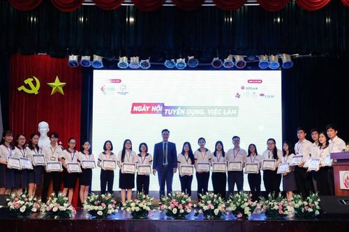 Gần 10.000 sinh viên tham gia 'Ngày hội tuyển dụng việc làm 2020'
