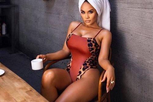 Daphne Joy đẹp 'phồn thực' khiến người nhìn 'nhức mắt'