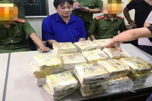 Bắt đối tượng vận chuyển 50kg ma túy trên xế hộp