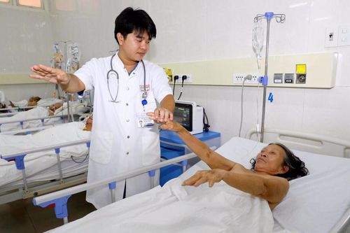 Nữ bệnh nhân 63 tuổi bị xuất huyết não được cứu sống thần kỳ