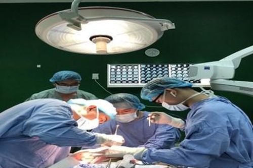 Phẫu thuật thành công bệnh nhân 6 tháng tuổi hẹp sọ bẩm sinh hiếm gặp
