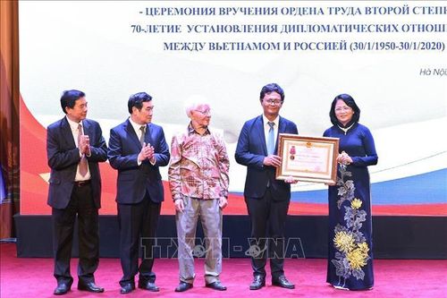 Thắt chặt tình hữu nghị giữa nhân dân Việt Nam - Liên bang Nga