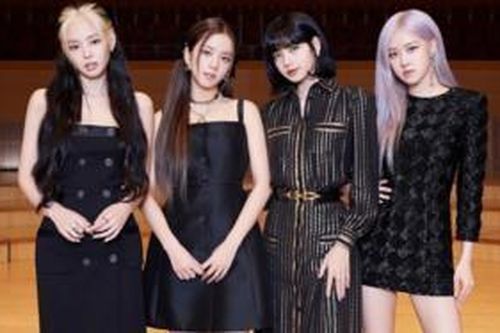 Bộ tứ BlackPink diện toàn đồ đen xa xỉ tại họp báo thần thái đỉnh cao hơn bao giờ hết