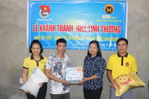Tặng nhà tình thương cho hộ dân tộc thiểu số nghèo tỉnh Lào Cai