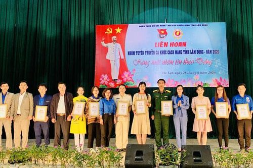 10 đội tham gia Liên hoan nhóm tuyên truyền ca khúc cách mạng