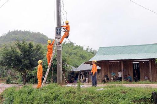 PC Lào Cai: Nhiều giải pháp cung cấp điện, phục vụ khách hàng trong cao điểm nắng nóng, mưa bão