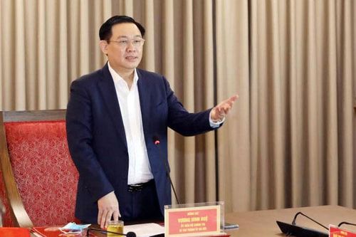 Cùng chung khí thế ''đốt đuốc'' tiến về phía trước