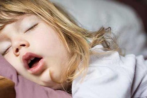 Trẻ khi ngủ có biểu hiện này cha mẹ cần thận trọng nếu không muốn trẻ gặp nguy hiểm