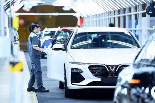 Xe ô tô sản xuất, lắp ráp trong nước chính thức được giảm 50% lệ phí trước bạ
