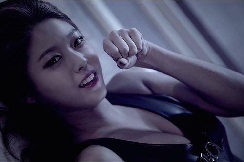 Những nhóm nhạc đổi đời nhờ phong cách sexy
