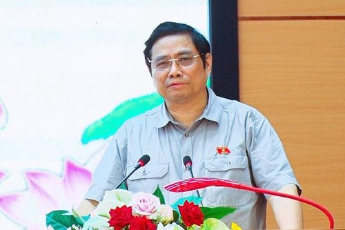 Đồng chí Phạm Minh Chính tiếp xúc cử tri tại Quảng Ninh