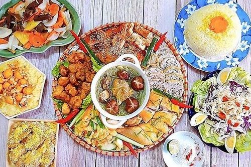 Mẹt thức ăn 11 món cầu kỳ chưa đến 200 nghìn đồng của người mẹ trẻ Hà Nội